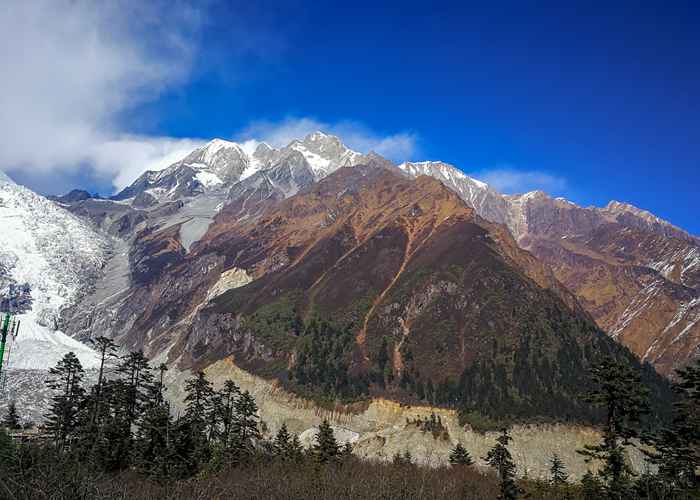 成都租大巴全攻略，别让车毁了你的*旅行-第1张图片-成都租车公司